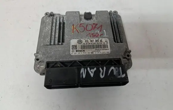 Volkswagen Touran I Engine control unit/module ECU KS071