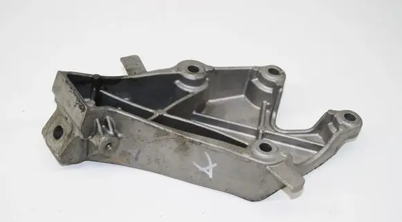 BMW 4 F32 F33 Engine mounting bracket 6859011