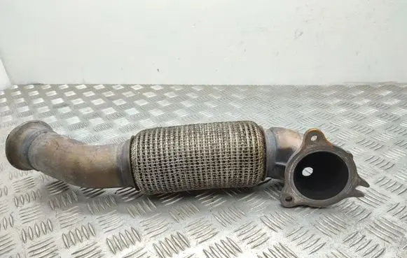 Mercedes-Benz A W176 Muffler pipe connector clamp 