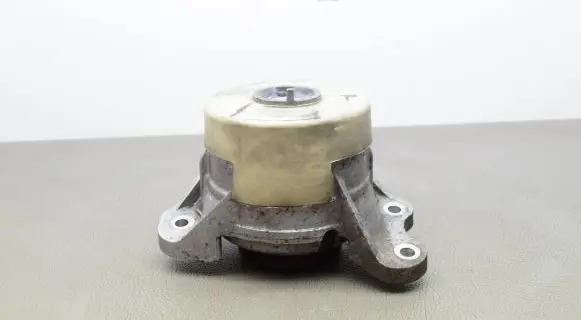 Mercedes-Benz GLC X253 C253 Engine mount bracket A2052407900