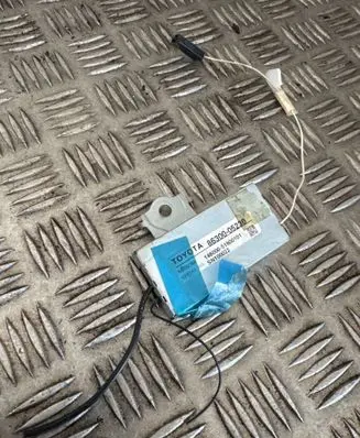 Toyota Avensis T270 Antenna control unit 8630005230 SN100022 14600051800101