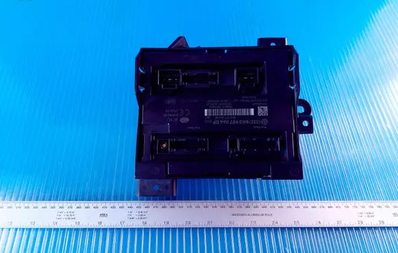 Audi A4 S4 B8 8K Comfort/convenience module 8K09070647DP