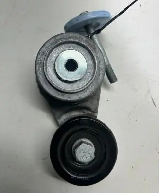 KIA Sorento Alternator belt tensioner 32000044