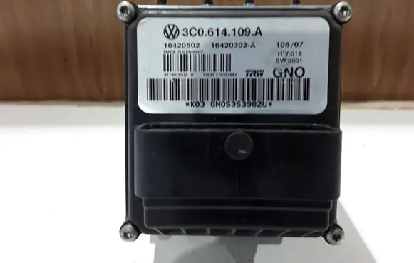 Volkswagen PASSAT B6 ABS Pump 3C0614109A