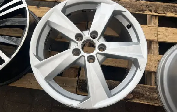 Audi Q2 - R17 alloy rim 81A601025B