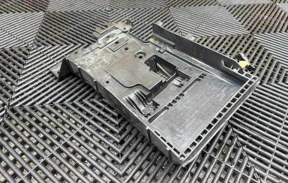 Ford Edge II Battery tray 5810