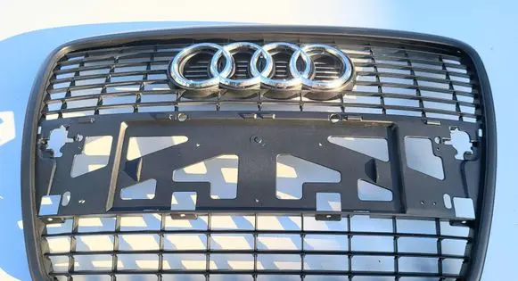 Audi A6 S6 C6 4F Front bumper upper radiator grill 4F0853651
