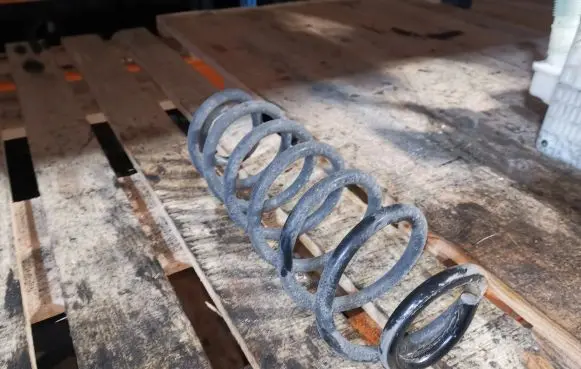 Volkswagen Jetta V Rear coil spring