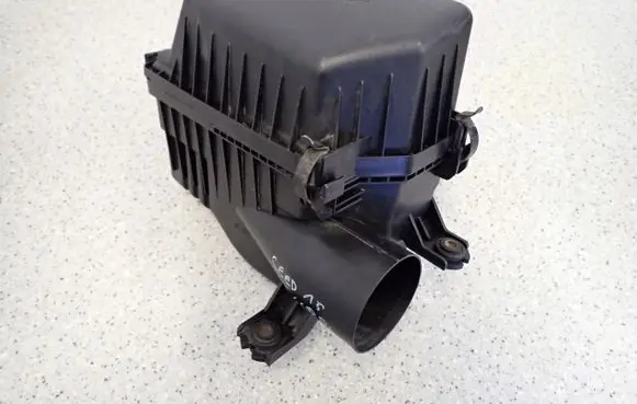KIA Ceed Air filter box cover 