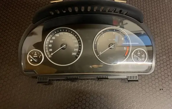 BMW 5 F10 F11 Speedometer (instrument cluster) 2119957 25811511 9249344