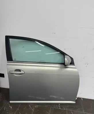 Toyota Avensis T250 Front door 