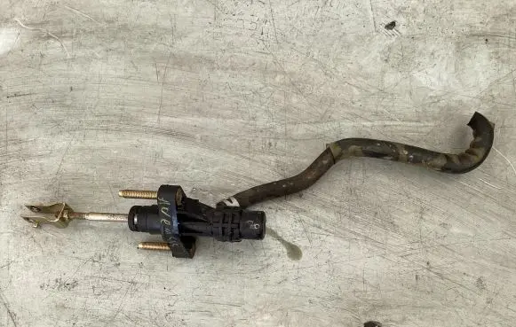 Clutch slave cylinder