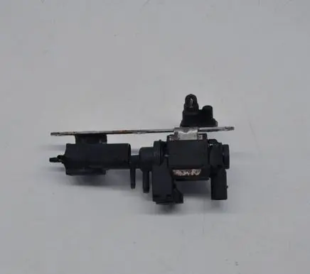 Audi A4 S4 B9 8W Turbo solenoid valve