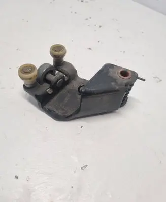 Opel Vivaro Sliding door middle roller runner 93451865