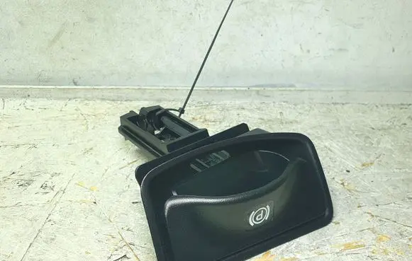 Mercedes-Benz CLS C219 Hand brake release handle 2114200077