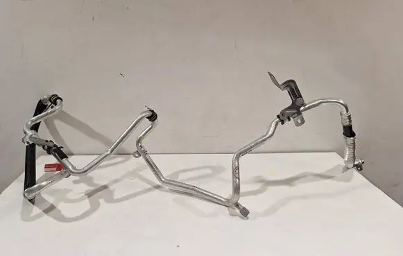 Renault Trafic III (X82) Air conditioning (A/C) pipe/hose 924807601R