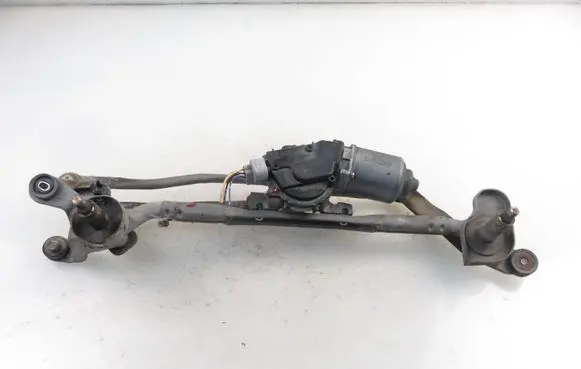 Mazda 5 Front wiper linkage 