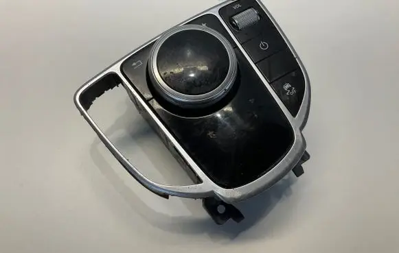 Mercedes-Benz C AMG W205 Head unit multimedia control A2059006115 HW1311 A2059015609