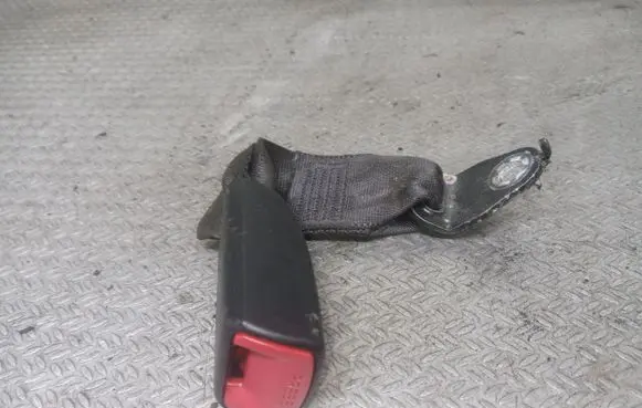Mitsubishi Lancer VIII Rear seatbelt buckle E034501