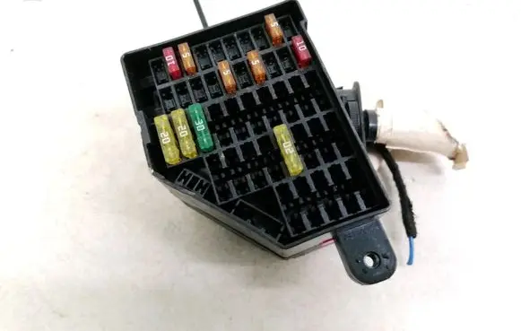 Volkswagen PASSAT B6 Fuse box set 3C1941824