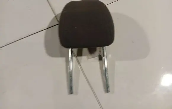 Nissan Almera Tino Front seat headrest