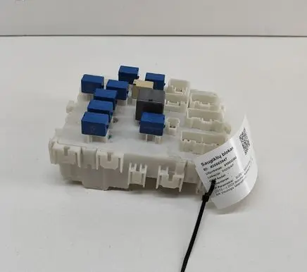 Suzuki SX4 S-Cross Fuse module 3671076S10 FA100195
