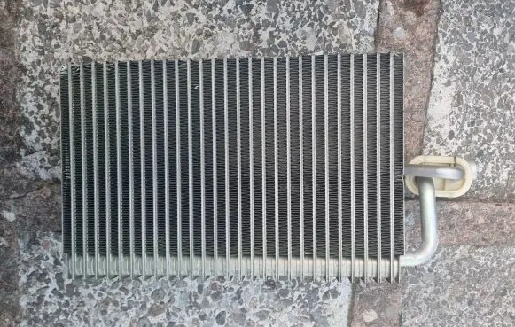 Mercedes-Benz C W203 Air conditioning (A/C) expansion valve 2208300384