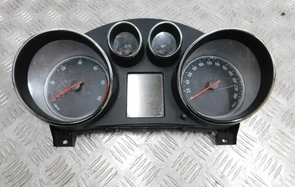 Opel Insignia A Speedometer (instrument cluster) 365903926