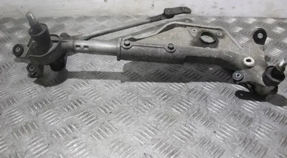 Honda CR-V Front wiper linkage and motor