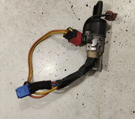 Peugeot 406 Ignition lock 9640878380