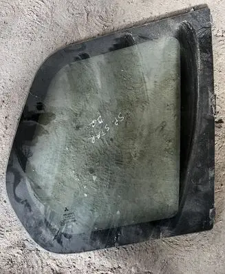 Mitsubishi Space Star Rear side window