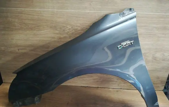 Toyota Avensis T250 Fender