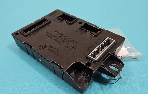 Dacia Duster II Central body control module 30400379 IMPRK1493659