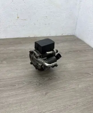 Volkswagen Caddy Fuel injection high pressure pump 03L130755E