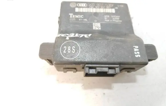 Volkswagen PASSAT B7 Gateway control module 1K0907530F 1K0907951