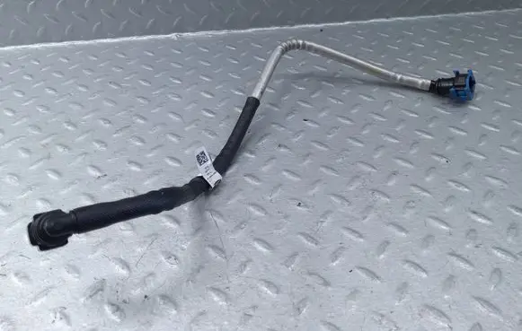 Land Rover Defender Fuel line pipe K6D39B337BA LR125509