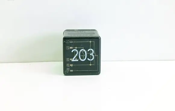 Audi A6 S6 C4 4A Other relay 8A0951253A