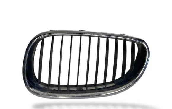BMW 5 E60 E61 Front bumper upper radiator grill 7027061 51137027061 7065701