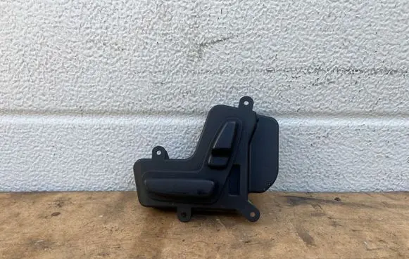 Mercedes-Benz E W211 Seat control switch 2118701010 03465821