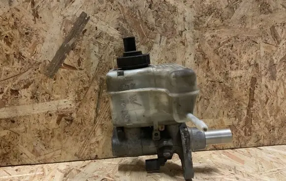 Volkswagen PASSAT B6 Master brake cylinder 3C1611301