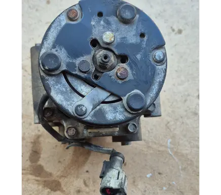 Ford Fiesta Air conditioning (A/C) compressor (pump) 2S6H19D629AB