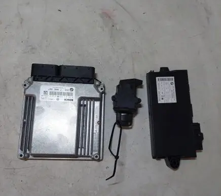 BMW 5 E60 E61 Engine ECU kit and lock set 7806987 6135694383501