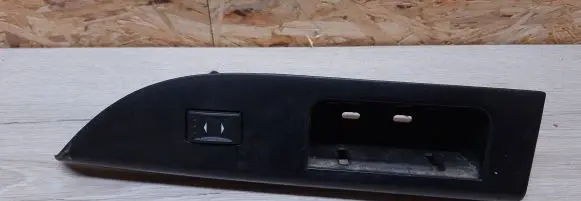 Ford Mondeo Mk III Front door window switch trim 1s7x14b076acw