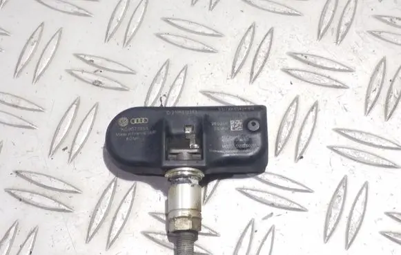 Volkswagen PASSAT B6 Tire pressure sensor 1K0907255A S122215001A L249VW2