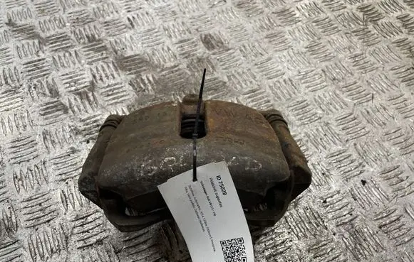 Volkswagen Golf VII Front brake caliper
