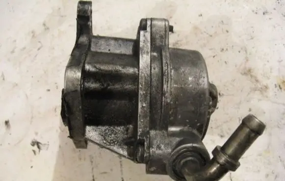 Renault Megane I Vacuum pump 19D