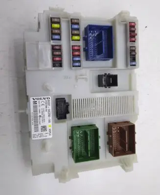 Volvo V60 Fuse module 31327995