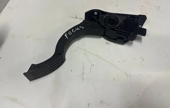 Ford Focus Accelerator throttle pedal BV619F836AB 6PV01036830