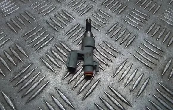 Fuel injector