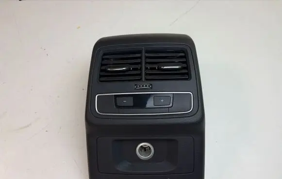 Audi A5 Rear air vent grill 8W0864376
